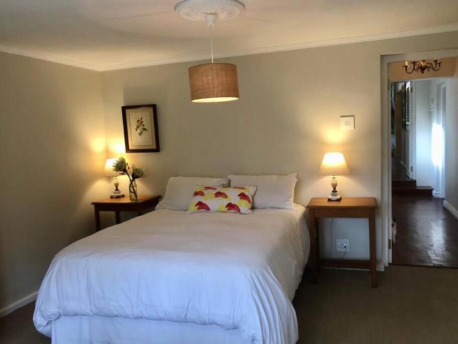 Idyllic Constantia Villa *