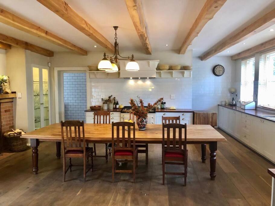 Idyllic Constantia Villa *