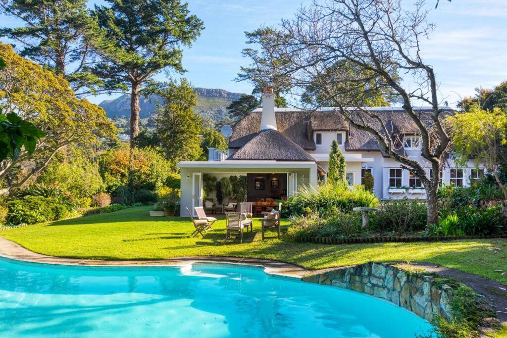 Idyllic Constantia Villa *