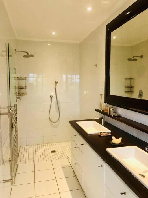 Idyllic Constantia Villa Cape Town